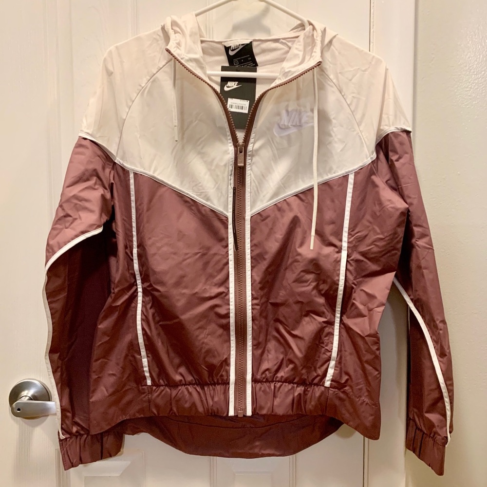Nike windrunner jacket NWT